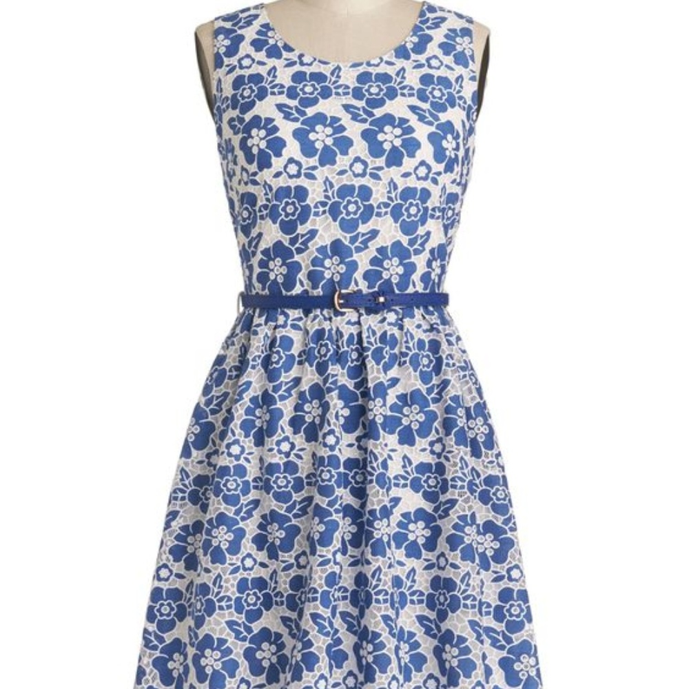 ModCloth Blue and White Lace dress size MEDIUM